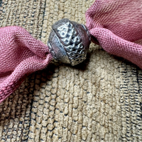 Handcrafted Artisan created leaf pendant. - Picture 6 of 16